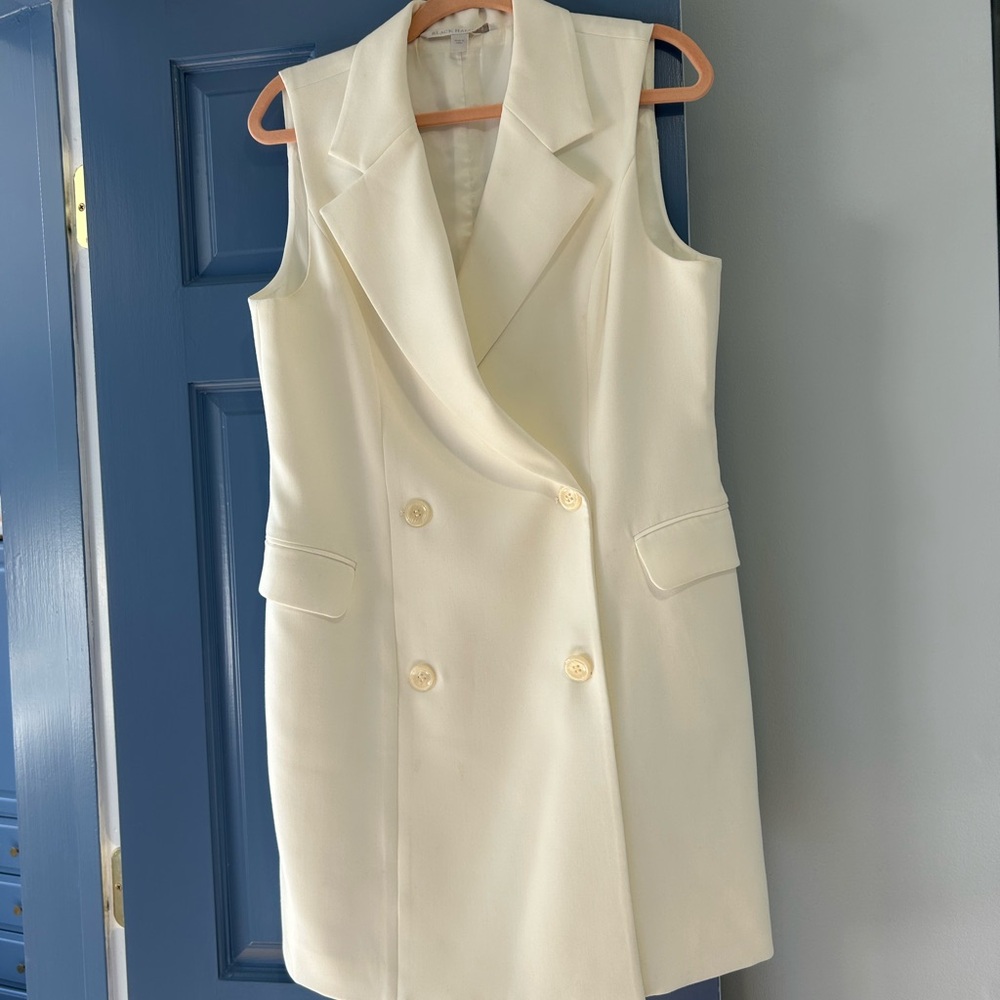 Black Halo Cream Sleeveless Blazer Dress